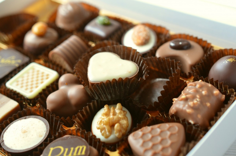 boulangerie-GRASSE-min_chocolates_food_candy_calories_nibble_chocolate_heart-782043